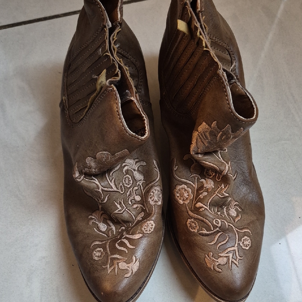 Brown Women's Embroidered Ankle Boots